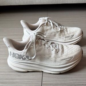Hoka Clifton 9 Sneakers